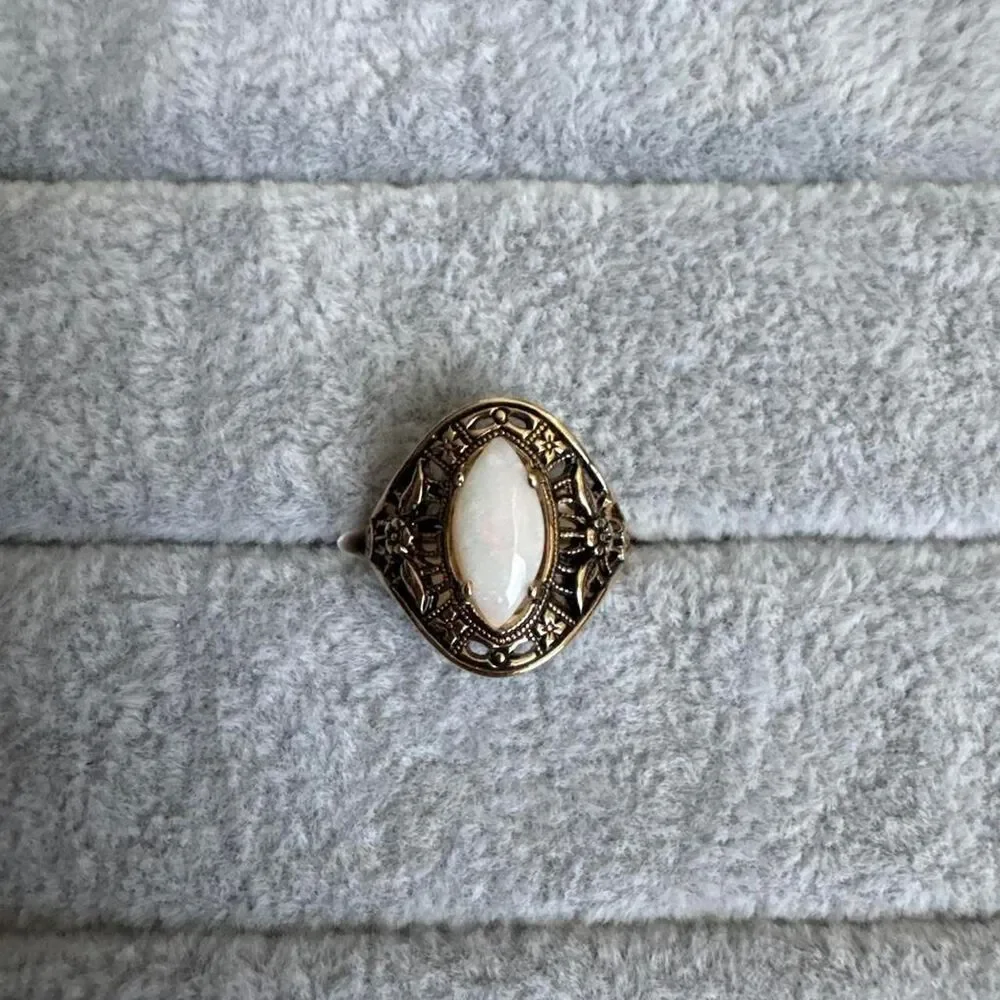 Unbranded Women's White and Gold Jewellery